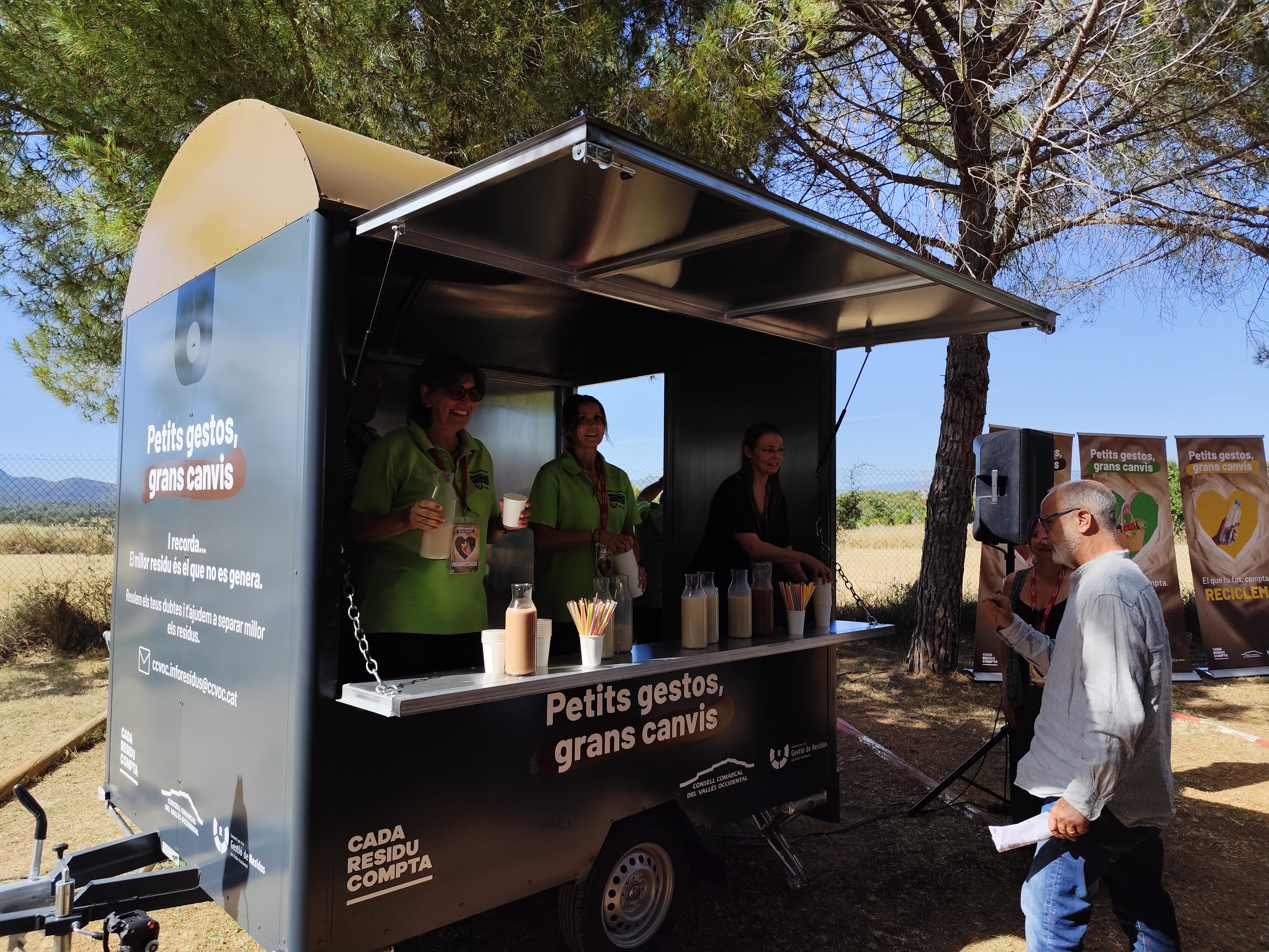 Remolc itinerant amb la imatge de campanya